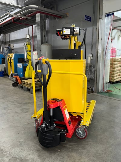 Xe cẩu mini 400 kg kèm xe kéo tay di chuyển bằng điện - ảnh 9