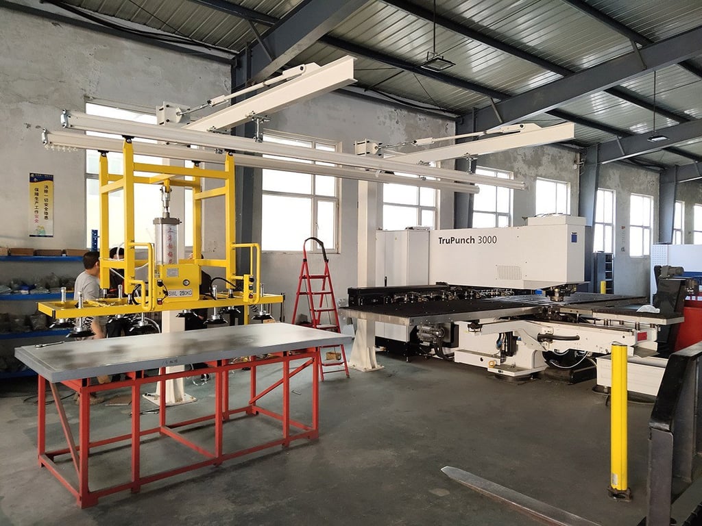 Horizontal handling of stainless sheet (gantry pneumatic type)