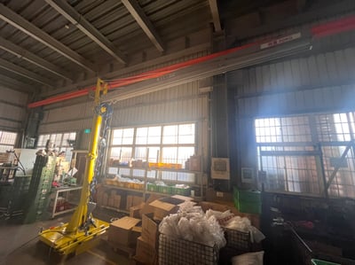 Cầu trục xoay khí nén với mặt hút chân không hút thùng giấy - ảnh 7