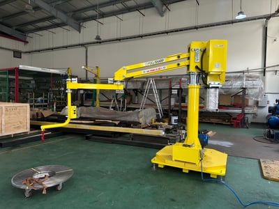 Tay nâng trợ lực khí nén nâng phôi vào máy phay tiện CNC - ảnh 1