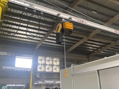 Pneumatic Jib Crane for Lifting Bicycle Frames on the Line - ảnh 30