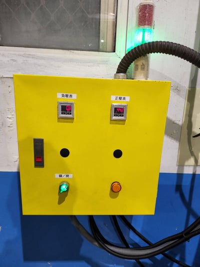 Cầu trục xoay khí nén treo đầu hút chân không motor Becker - ảnh 2