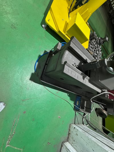 Tay nâng trợ lực khí nén nâng phôi vào máy phay tiện CNC - ảnh 16