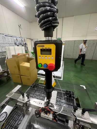 Thanh ray nhôm và palăng ENDO khí nén móc cuộn vào thùng giấy - ảnh 5