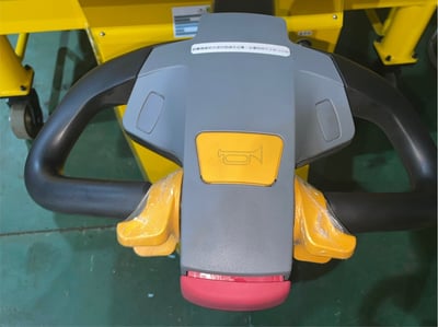 Xe cẩu điện 3 tấn nâng cao 4 m di chuyển trong xưởng - ảnh 12