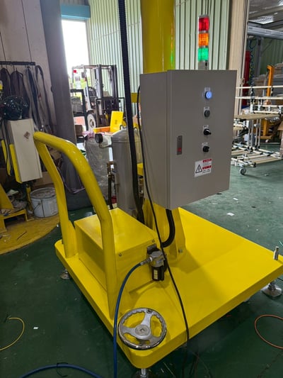Tay nâng trợ lực PLC kẹp bình hóa chất, hạ siêu chậm - ảnh 9