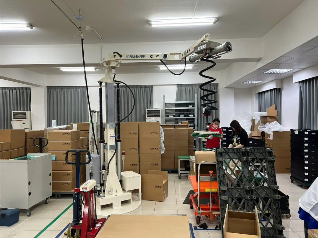 Cầu trục xoay khớp nối đế di động Lifts All hút thùng giấy