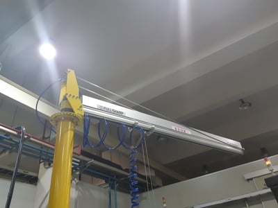 Cầu trục xoay khí nén đế di động cho xưởng linh kiện hàng không - ảnh 4