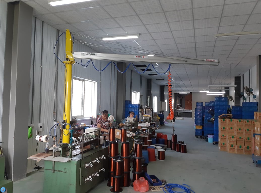 Pneumatic Jib Crane with Hook Tool for Lifting Copper Wire Coils