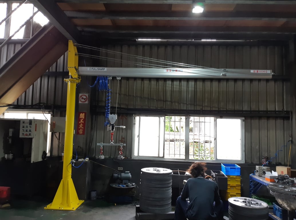 Cầu trục xoay khí nén với tool nam châm gạt tay