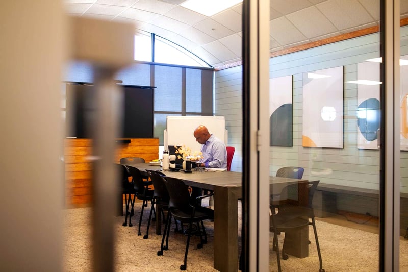 Captivating Meeting Room for Events - Gallery image