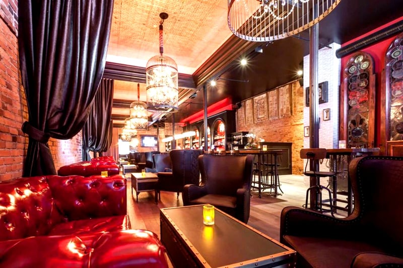 Expansive Bar & Lounge for Gatherings in Financial District - Gallery image