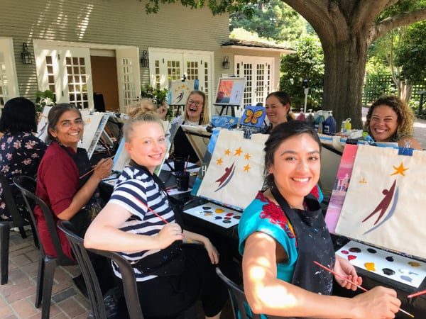 Virtual Tote Bag Painting – A Fun Art Experience - Team Building - Featured image