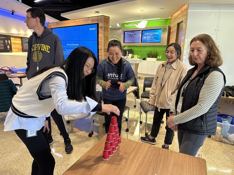 Minute to Win It Team Building – Experiences – photo 3