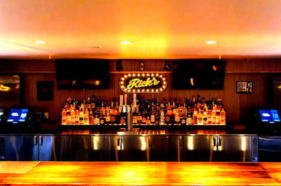 Retro Bar with Sound System for Up to 300 Guests, 3,600 Sq Ft