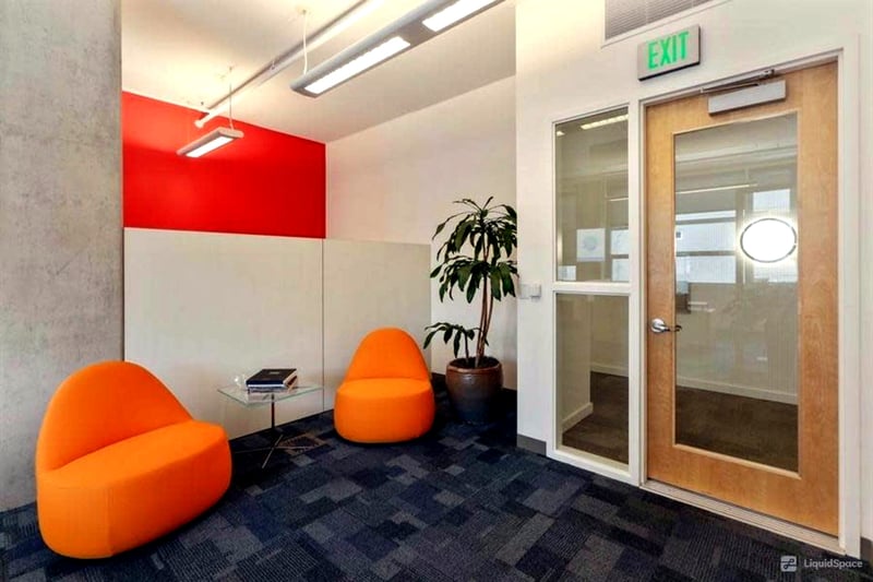 Meeting Room with Natural Light for Events - Gallery image