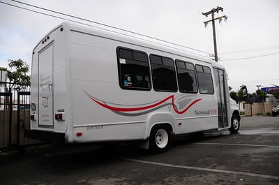 18 Passenger Limo Van Luxury Rental for Weddings, Proms & Parties