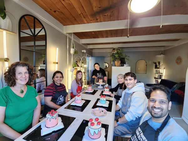 Comic Cake Decorating Workshop: Pipe a Retro 2D Cartoon Cake - Holiday Party in Petaluma - Featured image
