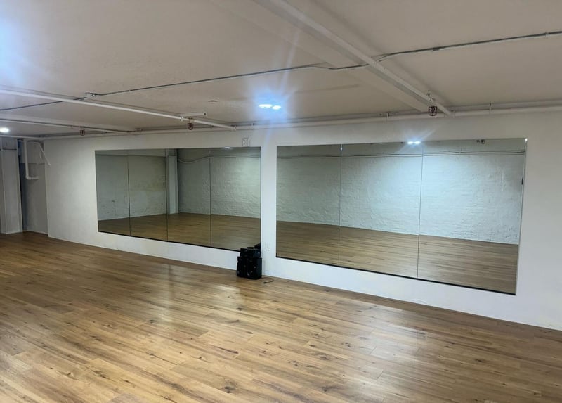 Mirrored Dance Studio Event Venue - Gallery image