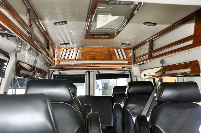 8 Passenger Executive Van Chauffeured Rental for Parties & Events - Gallery image