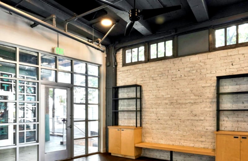 Waterfront Photo Studio with Exposed Brick - Featured image