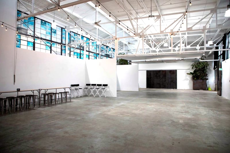 Photo Studio with High Ceilings for Events - Gallery image
