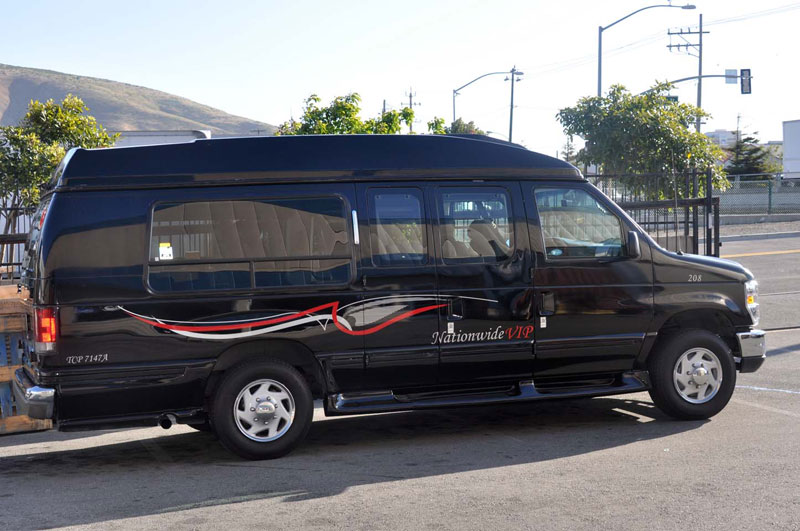 8 Passenger Executive Limousine Van Chauffeured Rental for Events - Gallery image