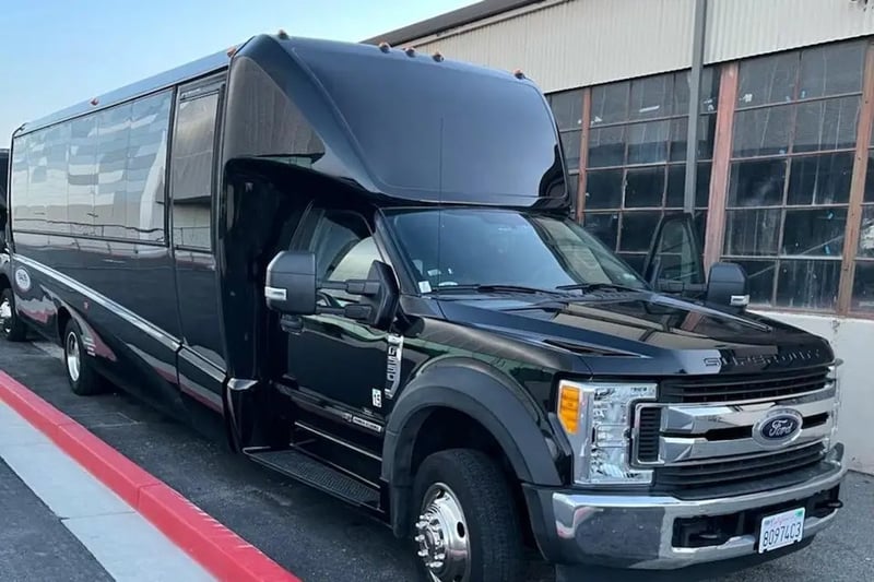 27-Passenger Mini-Coach Rental for Event and Tour Transport - Featured image