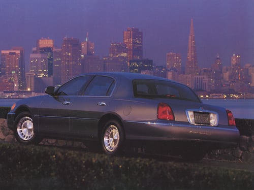 Lincoln Town Car Luxury Rental for Weddings, Parties & Nights Out - Gallery image
