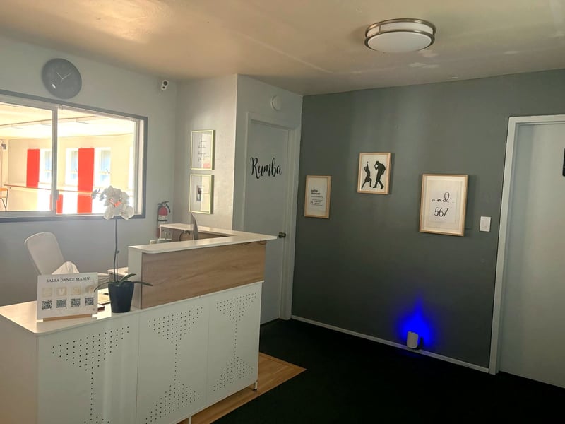 Charming Dance Studio for Hosting in San Rafael - Featured image