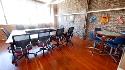 Grand Meeting Room with Projector for Up to 20 Guests, 495 Sq Ft