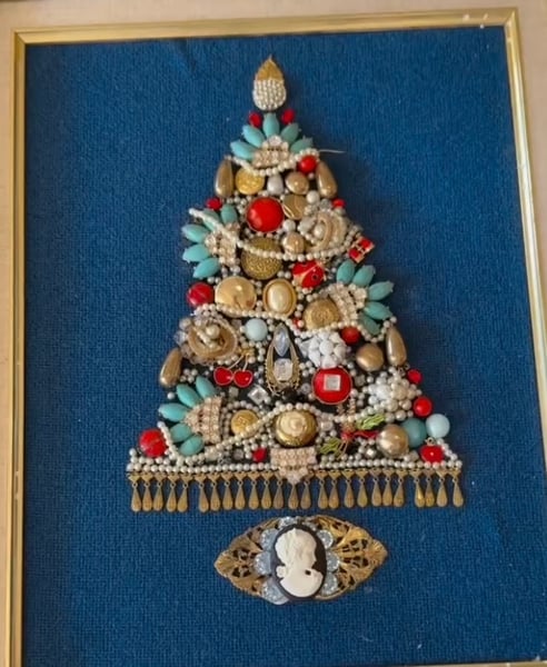 Junk Jewelry Christmas Tree Workshop - Gallery image