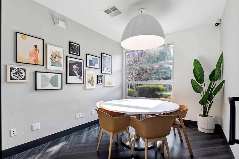 Distinctive Meeting Room for Memorable Events - Gallery image