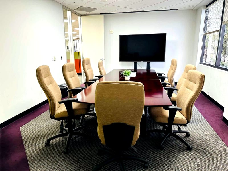 Spacious Boardroom with Projector for Up to 10 Guests, 500 Sq Ft - Gallery image