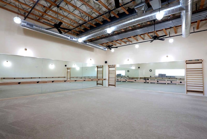 Dance Studio with Sound System for Up to 40 Guests, 1,000 Sq Ft - Gallery image