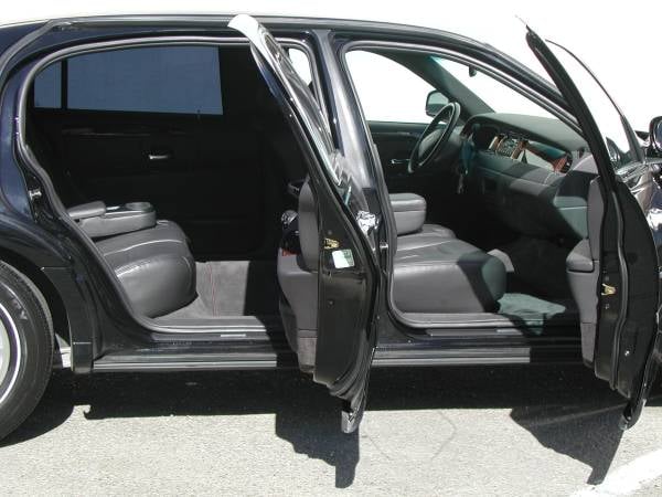 Lincoln Town Car Luxury Rental for Weddings, Parties & Nights Out - Gallery image