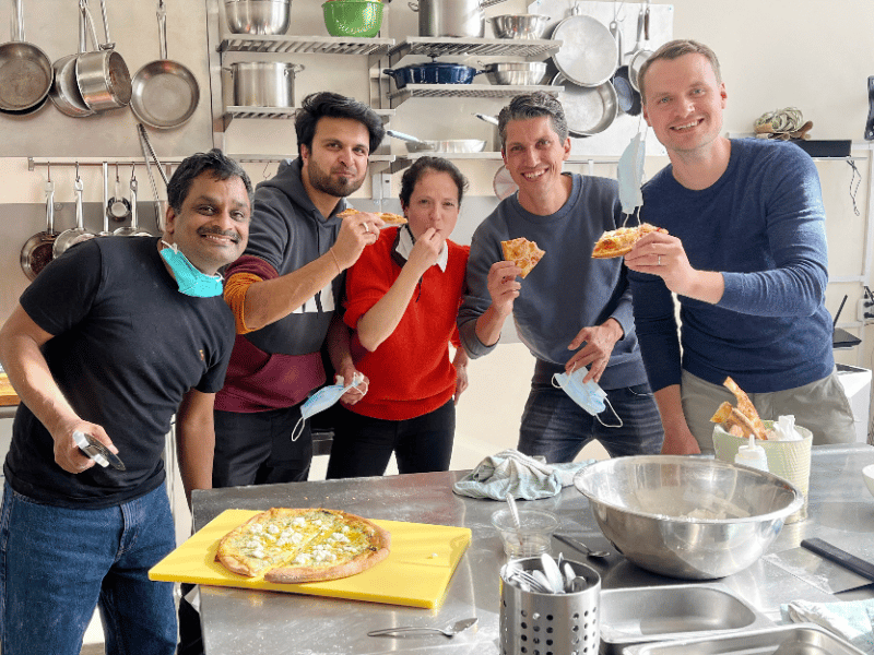 Mastering New York-Style Pizza Together: A Team Workshop - Featured image