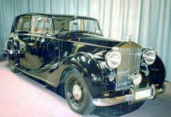 1948 Black Silver-Wraith Rolls-Royce Rental for Weddings & Events - Anniversary - Featured image