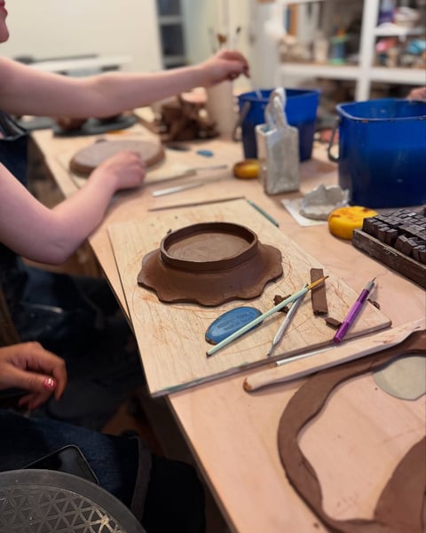 Handbuilt Dinnerware Workshop: Slab Plates, Bowls and Trays - Featured image