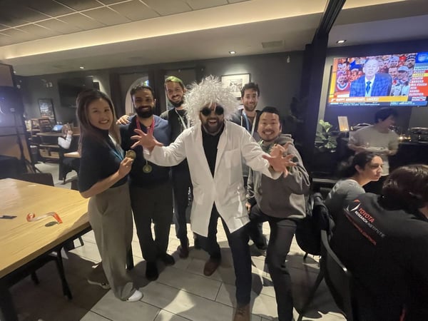 All Hands Escape Room Team Building – Experiences