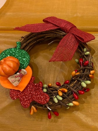 Seasonal Wreath Making Class for Kids - Holiday Party in San Mateo - Featured image