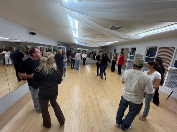 Salsa Dance Class - Team Building in San Rafael - Featured image