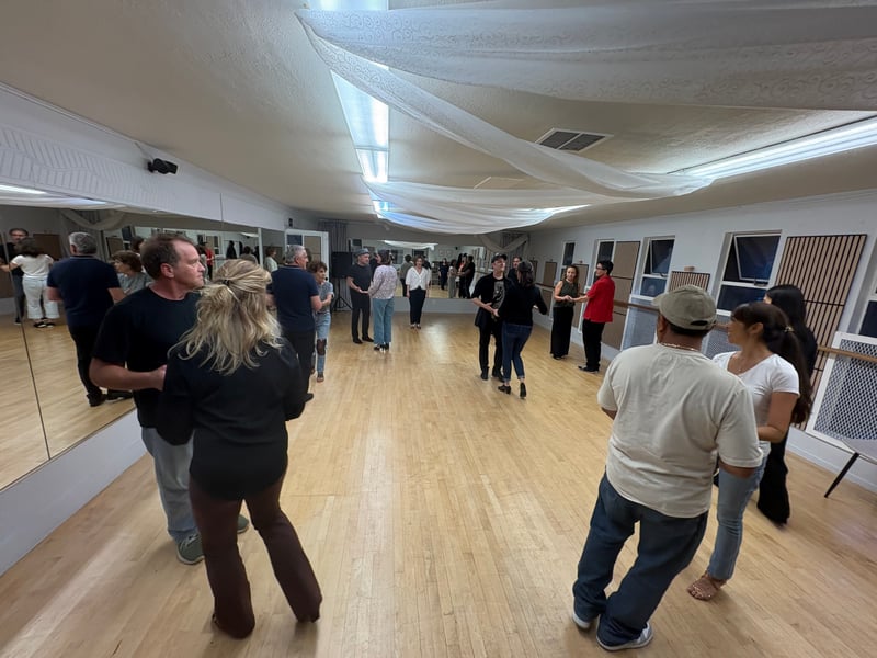 Salsa Dance Class - Featured image