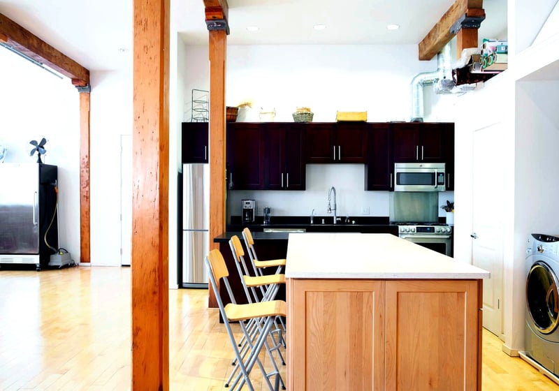 Open Loft with Full Kitchen and Natural Light for Up to 40 Guests - Featured image