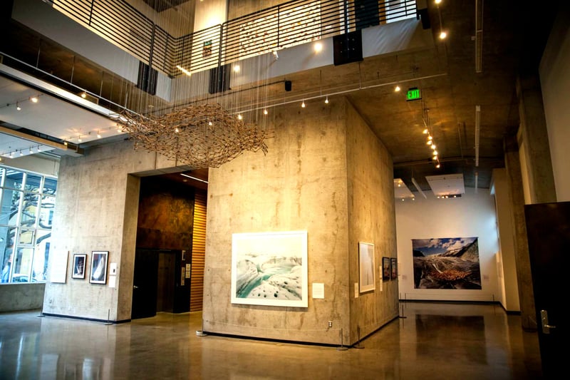 Meeting Room with Natural Light for Events - Gallery image
