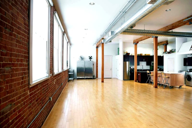 Open Loft with Full Kitchen and Natural Light for Up to 40 Guests - Gallery image