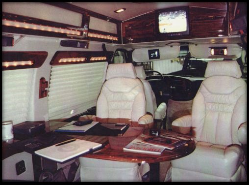 8 Passenger Executive Limousine Van Chauffeured Rental for Events - Anniversary - Featured image