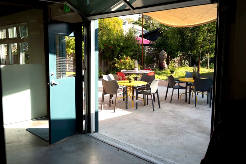 Lounge with Natural Light for Events - Gallery image