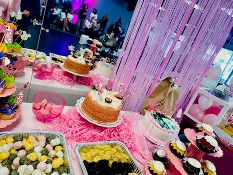 Versatile 3000 sqft Event Studio with Natural Light - Gallery image