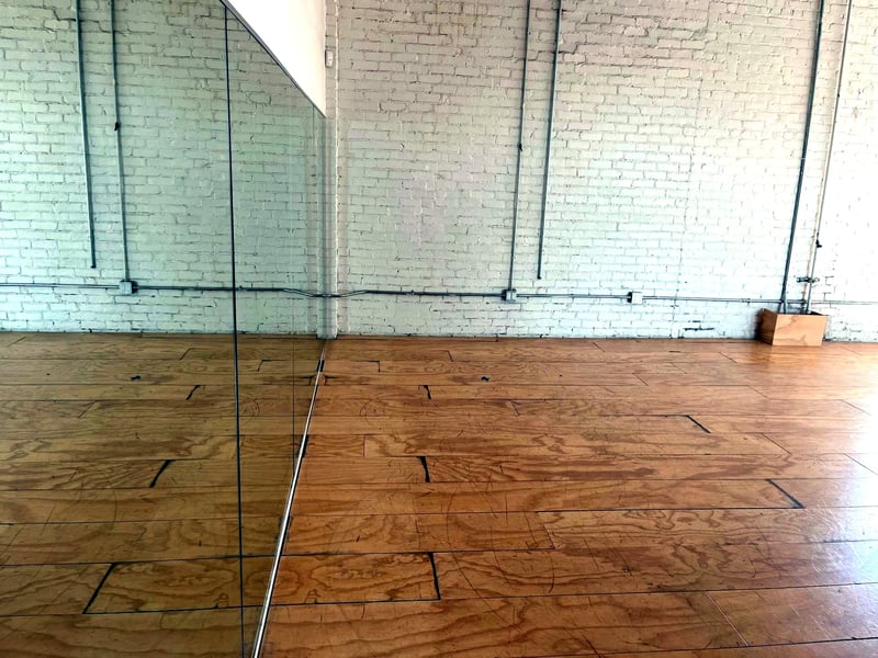 Dance Studio with Natural Light for Events - Gallery image